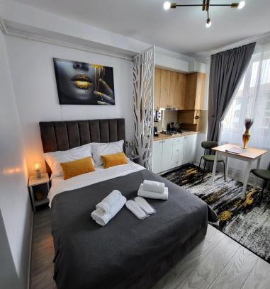 Onesti Apartment | Highly Rated Studio Helen: Family-Friendly Getaway