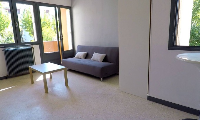 Residence Las Rebes Batiment Apartment | Cozy Studio in Hospital-Faculty District with Spa & Kitchen