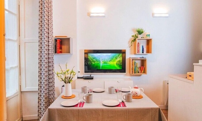 Bagneres-de-Luchon Apartment | Cozy Studio Hyper Centre - Perfect for Ski and Spa Retreats