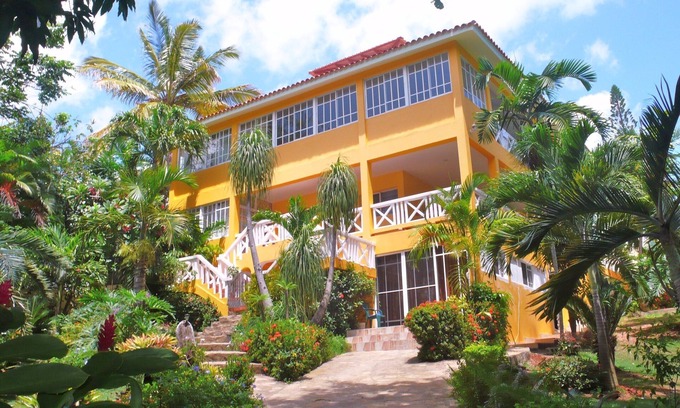 Costambar Apartment | Idyllic Studio Retreat in Tropical Garden by the Beach