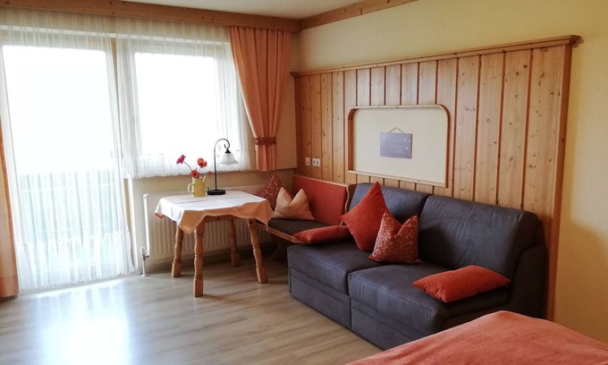 Wildermieming Apartment | Inviting Studio Retreat in a Traditional Country House