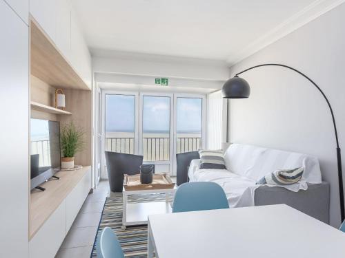 Middelkerke Apartment | Cozy Studio Retreat on the 3rd Floor - Family Friendly