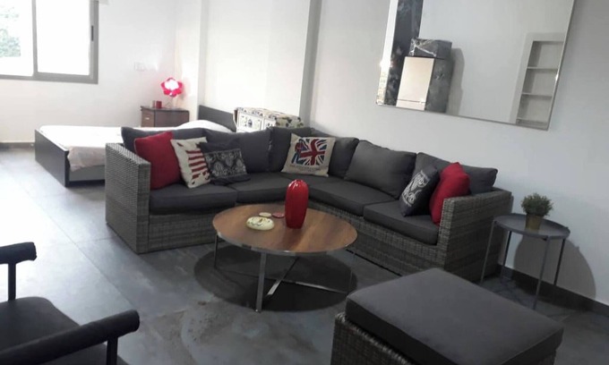 Dbayeh Apartment | Cozy Studio in Dbayeh with Kitchen and Pet-Friendly Amenities