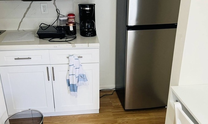 Ladera Heights Apartment | Cozy Studio in the Heart of LA - Perfect for Families