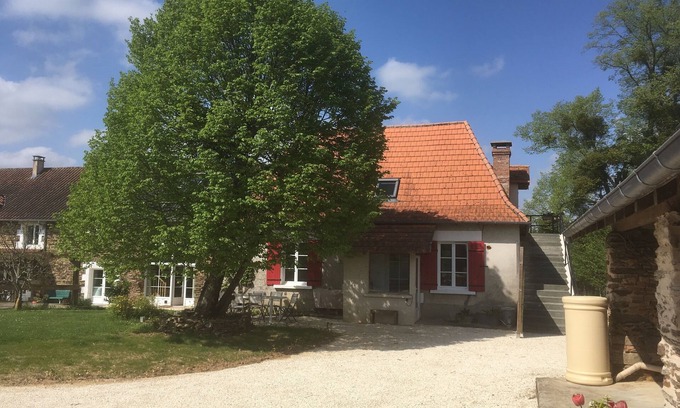 Chalais Apartment | Cozy Studio in the Historic Hayloft with Ocean Views