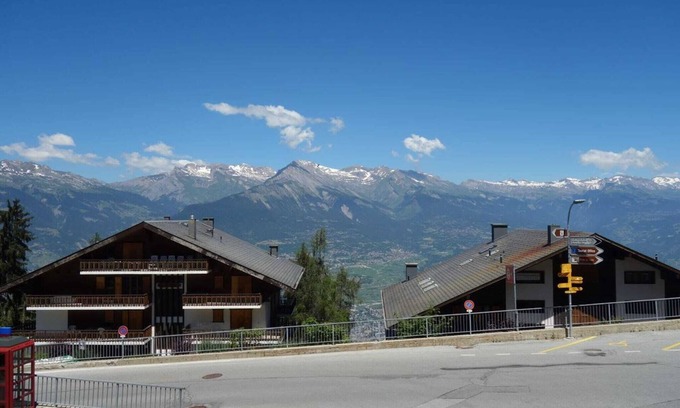 Veysonnaz Apartment | Studio in Veysonnaz with Valley Views