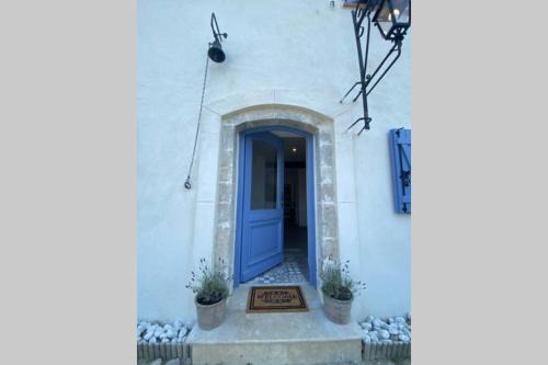 Pegomas Apartment | Charming Studio in a Provençal Mas - Rated 9/10, Child Friendly
