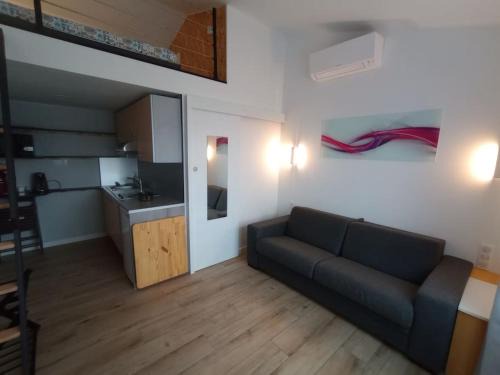 Begles Apartment | Independent Studio with Climate Control and Pet-Friendly Stay