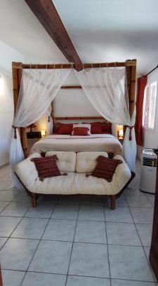 Toulon Bed & Breakfast | Independently Yours: Guest Rated 10/10 with Pool Access
