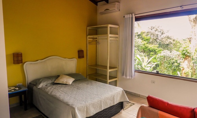 Tenorio Apartment | Nature-Infused Studio Retreat in Vermelhinha do Centro