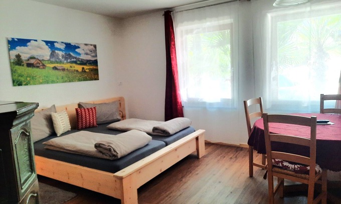 St. Pauls Apartment | Cozy Studio Apartment with Mountain View and Garden Access