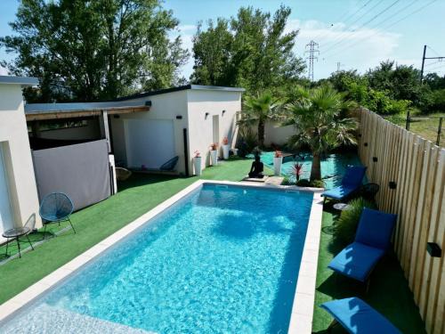 Portet-sur-Garonne Apartment | Indulgent Studio Naturiste with Relaxing Jacuzzi & Pool