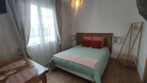 Saint-Jean-de-Daye Apartment | Top-Rated Studio Jardin in St. Jean de Daye Awaits You
