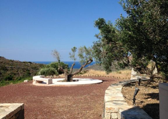 Kithira House | Family-Friendly Studio Julie - Rated 9.1 by Guests