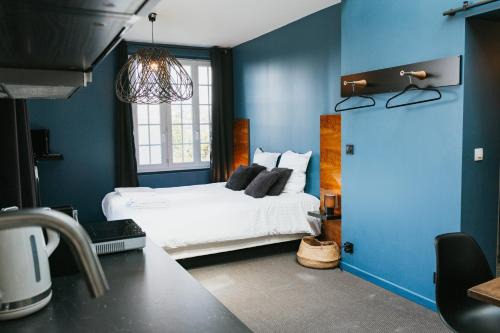 Mesnil-Val-Plage Apartment | Discover Studio L'écume with Pool Access and Ocean Views