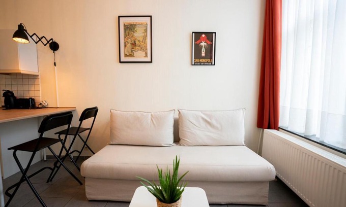 Spa House | Inviting Studio L'Épicurien: Family-Friendly Getaway