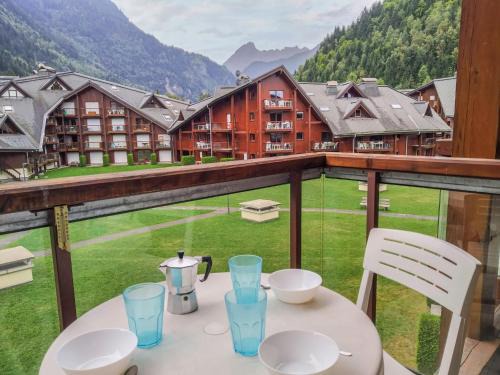 Les Contamines-Montjoie Apartment | Child-Friendly Studio L'Enclave I et J-28 by Interhome