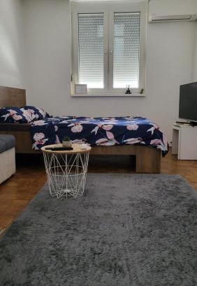 Bugojno Apartment | Budget-Friendly Studio Lamele with Self Check-In Access
