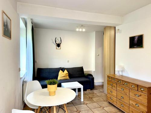 Oliwa Apartment | Explore Studio Leśne I-V: Pet-Friendly Family Getaway