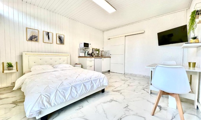 Chasseneuil-du-Poitou Apartment | Family-Friendly Studio near Futuroscope - Le Marbre