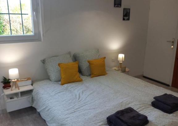 Besancon Apartment | Budget-Friendly Studio: Le Petit Comtois with 8.5/10 Rating