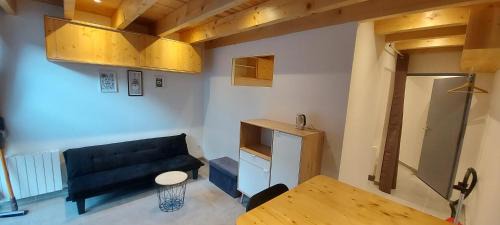 Gedre Apartment | Discover Studio les 3 Cirques: Guest Rated Comfort Awaits