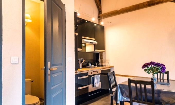 Bailly Apartment | Studio Lilas: Perfect Retreat for 4 with Lake Views