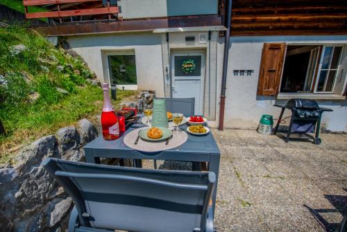 Leysin Apartment | Oceanfront Studio Loft with Sauna and Family-Friendly Vibe