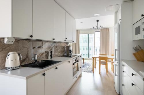 Tampere Apartment | Guest Rated 9.8: Family-Friendly Studio Lumilinna Escape