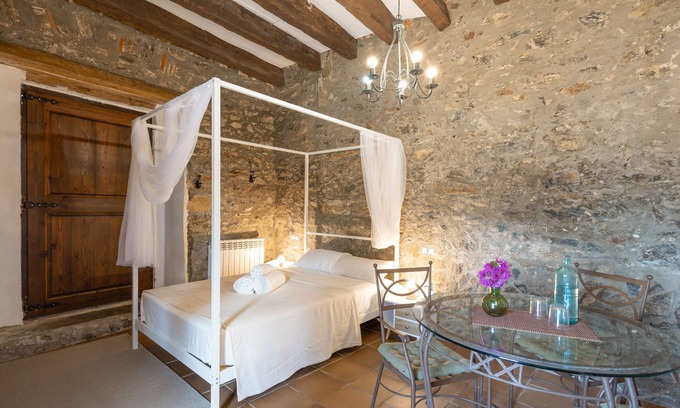 Tordera Apartment | Studio 'Masia Can Bavi' with Mountain View, Shared Terrace and Wi-Fi