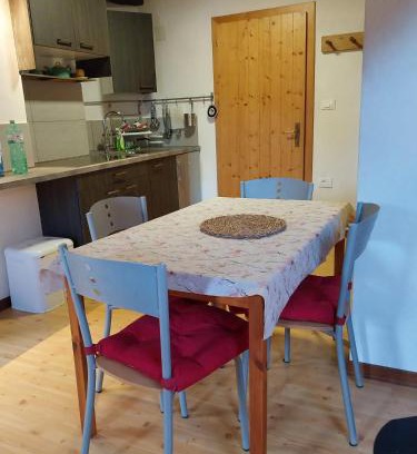 Cusiano Apartment | Peaceful Mansarda Meditazione e Yoga with Family-Friendly Amenities