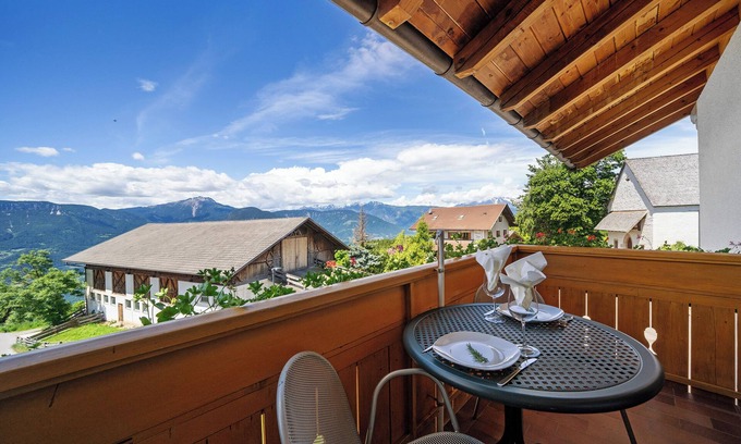 Salonetto Apartment | Cozy Apartment "Meran" with Mountain View & Garden Retreat
