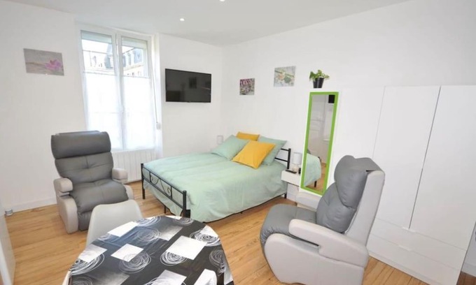 Vittel Apartment | Elegant 4-Star Studio with Child-Friendly Amenities