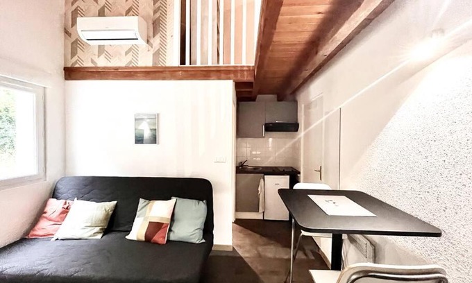 Oletta Apartment | Stylish Studio Meublé avec Mezzanine - Pet & Child Friendly