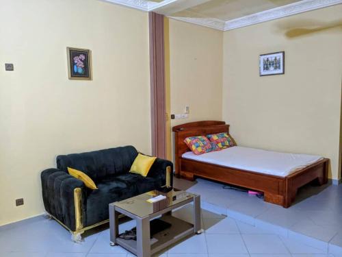 Littoral Department Apartment | Studio meublé entrée personnelle avec accès véhicule