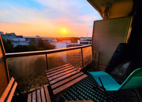 Saint-Maurice Apartment | Stylish Studio with Eiffel Tower View Near Paris 2024