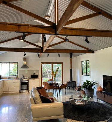 Booroobin House | Eco-Luxe Studio@Mimburi with Breathtaking Views