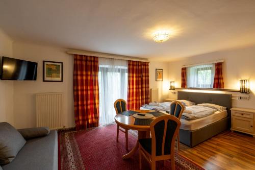 Nonntal Apartment | Cozy Studio with Garden Terrace - Family-Friendly Retreat