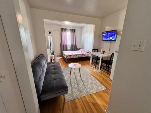 De Lorimier Apartment | Studio Mont-royal & Parthenais