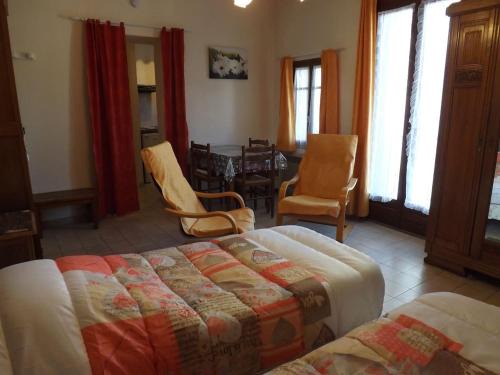 Amelie-les-Bains-Palalda Apartment | Cozy Studio n°3: Ideal Location & Pet-Friendly Stay
