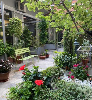 Porta Genova Apartment | Discover Studio Navigli Lombardini 8: Guests Love It!