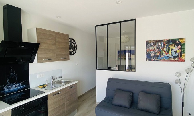Olonne-sur-Mer Apartment | Cozy Studio Near Beaches with Oceanfront Views and Pool