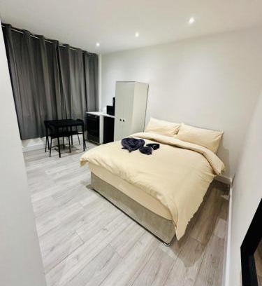 Magherafelt Apartment | Convenient Studio Steps from London's Iconic Big Ben