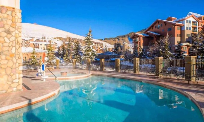 Crested Butte Condo | Ideal Studio Retreat with Pool, Hot Tub & Top Guest Rating