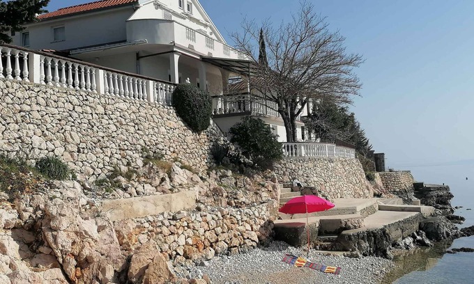 Baric Draga Apartment | Seaside Studio with Pet-Friendly Amenities & Ocean Views
