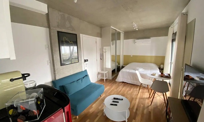 Higienopolis Apartment | Budget-Friendly Studio Novo Near Paulista with Cinema Screen