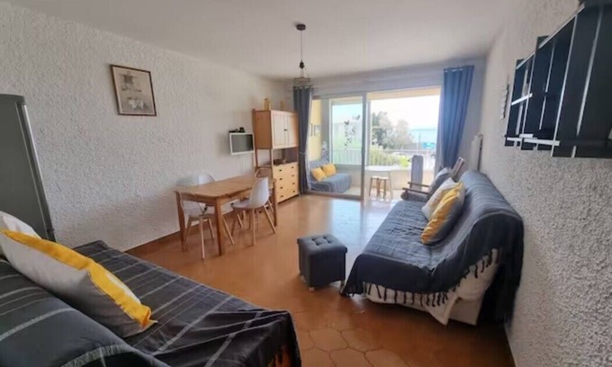 Le Brusc Apartment | Beautiful Ocean View Studio with Breakfast and Kitchen