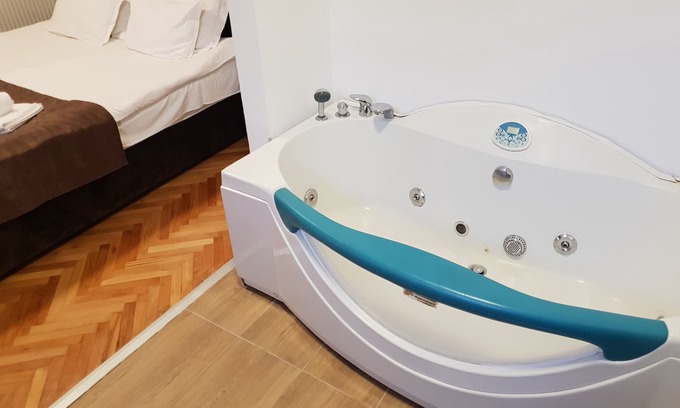 Kragujevac Apartment | Guest Rated 10/10: Studio Onix Lux with Spa & Hot Tub