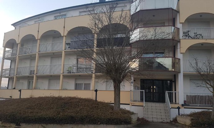 Chevigny-Saint-Sauveur Apartment | Budget-Friendly Studio Oxford with 8.8/10 Guest Rating