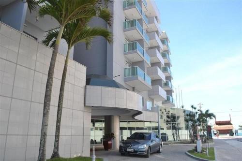 Macae Apartment | Beachfront Studio with Ocean View & Pool - 4 Star Stay